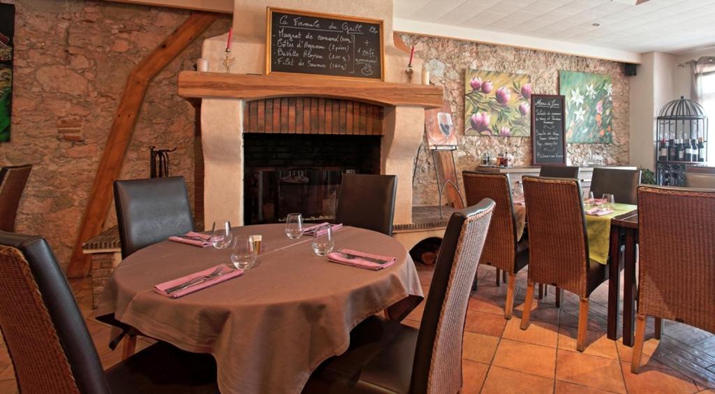 Logis Hotel - Les Pasteliers Lavaur  Eksteriør billede