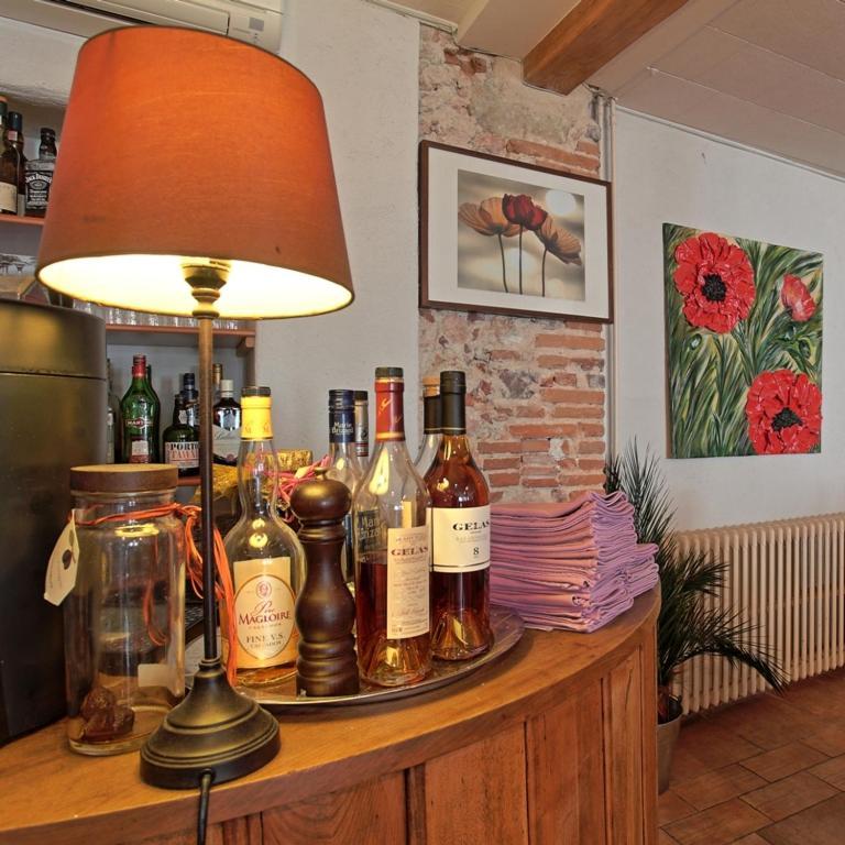 Logis Hotel - Les Pasteliers Lavaur  Eksteriør billede